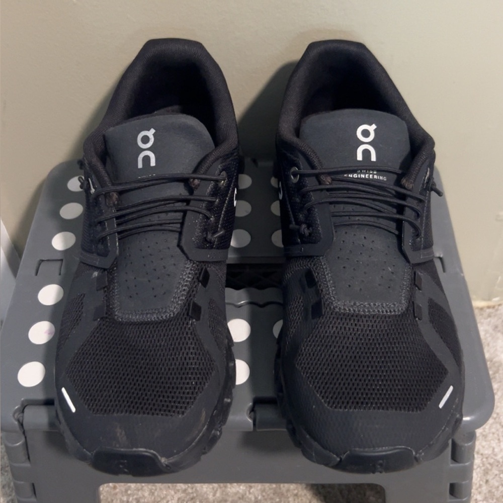 OnCloud Running Womens Black Athletic Shoes